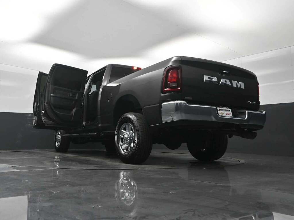 2025 Ram 2500 Tradesman Crew Cab 4x4 6'4" Box