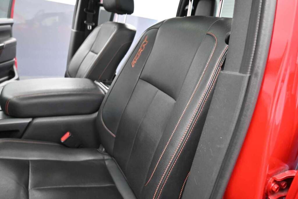2024 Nissan TITAN Crew Cab PRO-4X 4x4