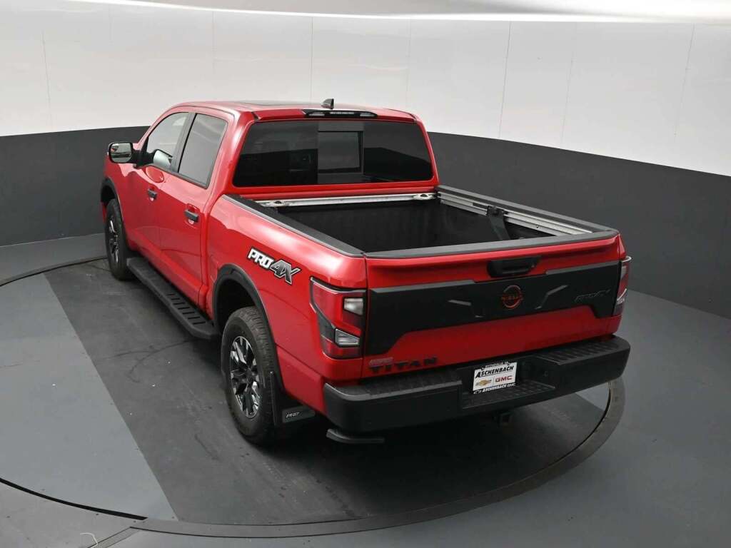 2024 Nissan TITAN Crew Cab PRO-4X 4x4