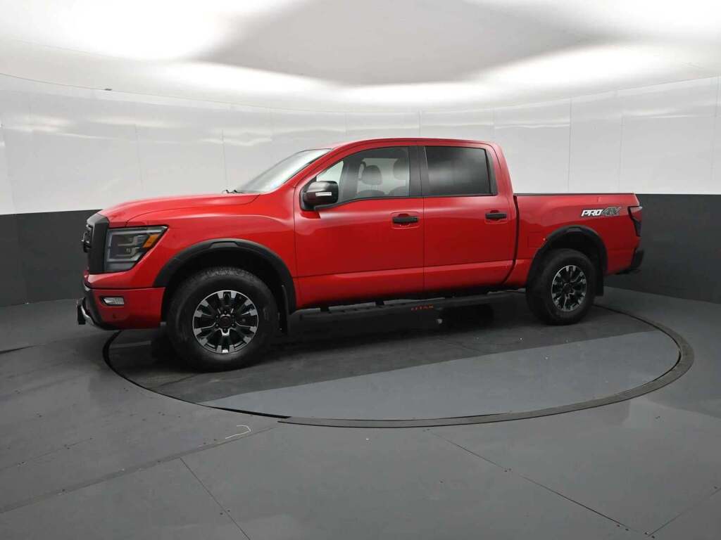 2024 Nissan TITAN Crew Cab PRO-4X 4x4
