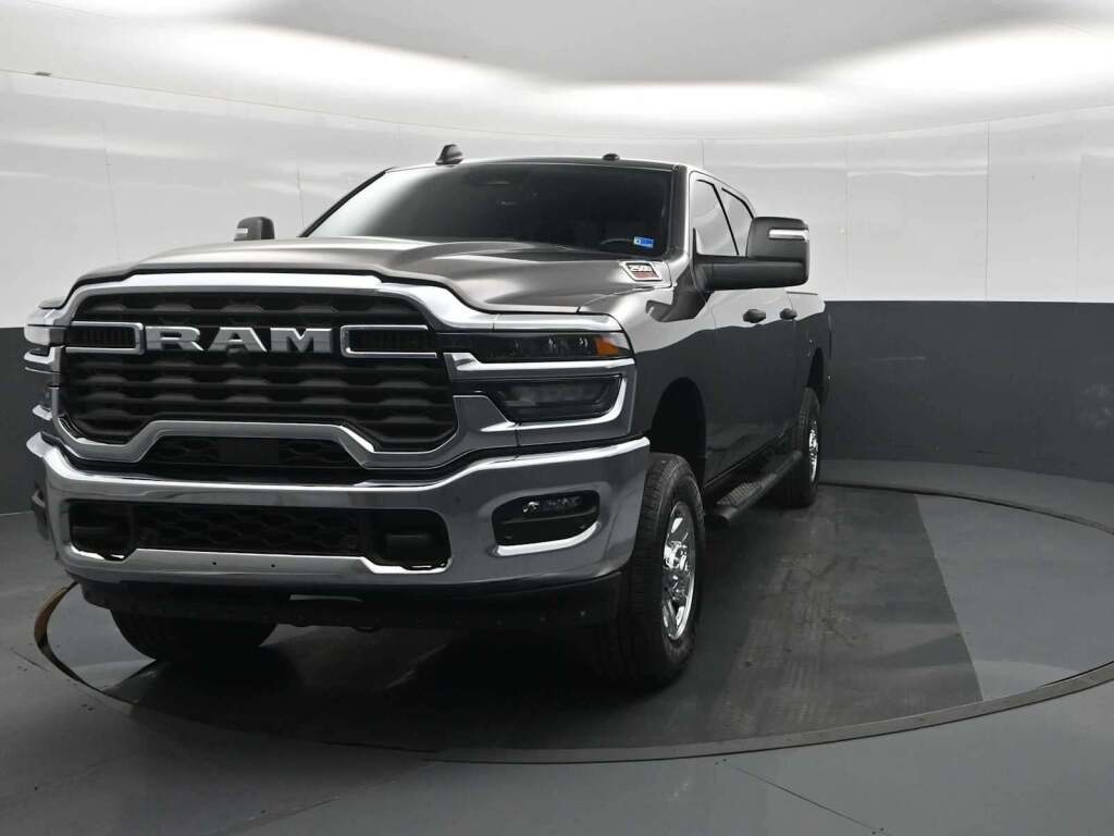2025 Ram 2500 Tradesman Crew Cab 4x4 6'4" Box