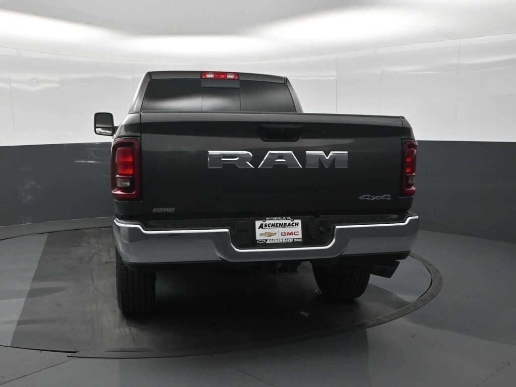 2025 Ram 2500 Tradesman Crew Cab 4x4 6'4" Box