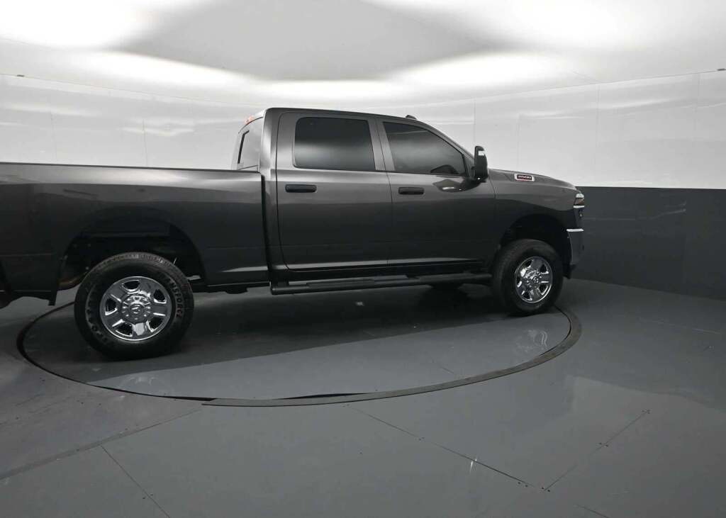 2025 Ram 2500 Tradesman Crew Cab 4x4 6'4" Box