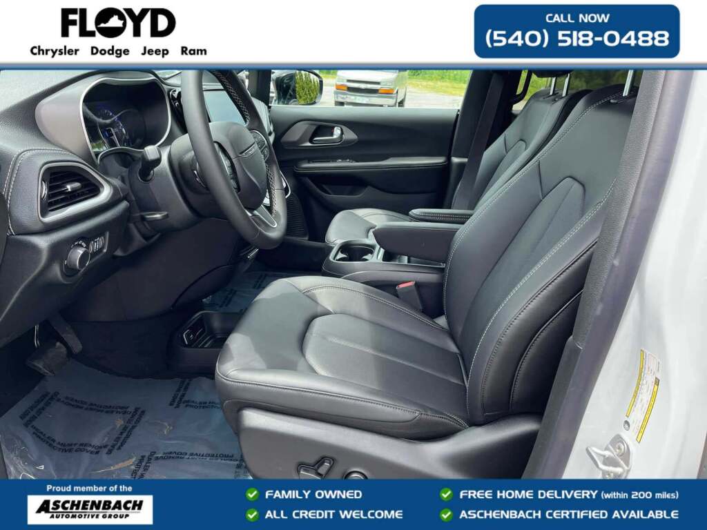 2027 Chrysler Pacifica Select