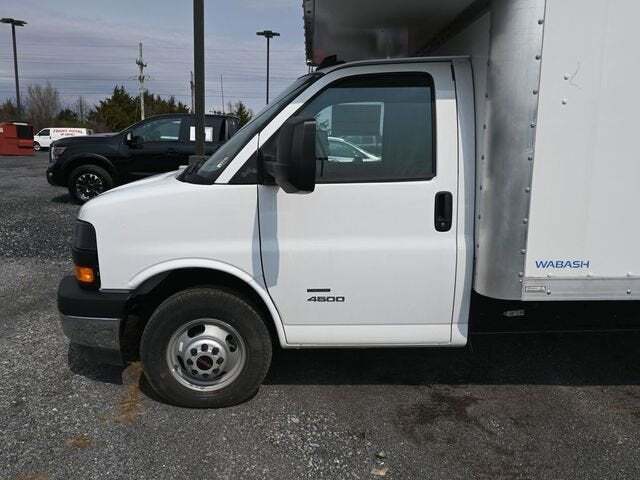 2024 GMC Savana Cutaway 4500 Van