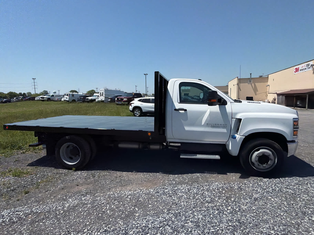 2024 Chevrolet Silverado 6500HD WT