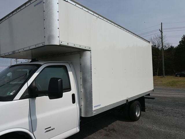 2024 GMC Savana Cutaway 4500 Van