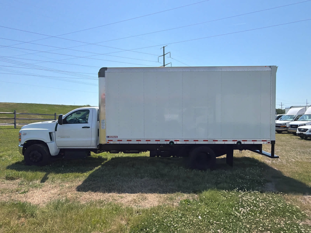 2024 Chevrolet Silverado 6500HD WT