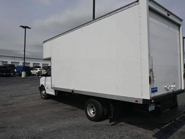 2024 GMC Savana Cutaway 4500 Van