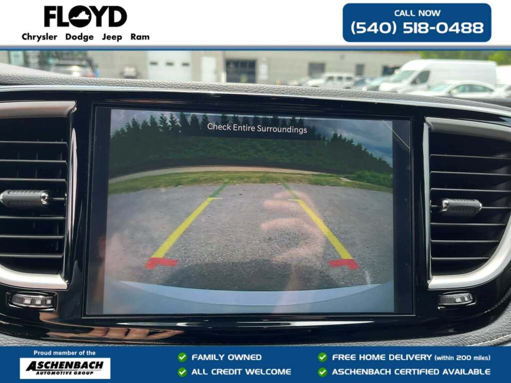 2027 Chrysler Pacifica Select