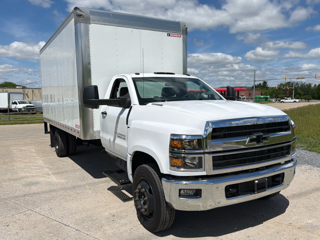 2024 Chevrolet Silverado 6500HD WT