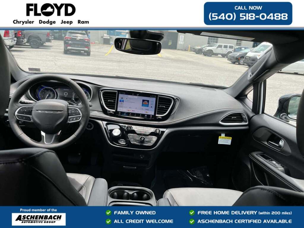 2027 Chrysler Pacifica Select
