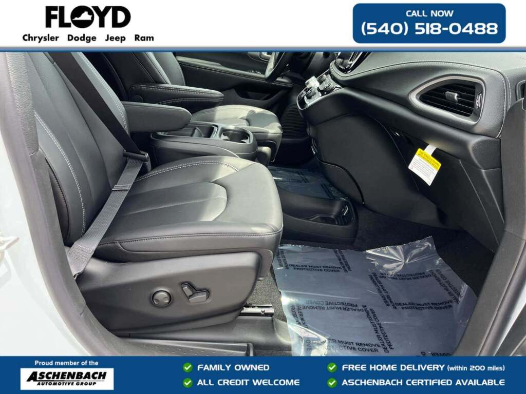 2027 Chrysler Pacifica Select