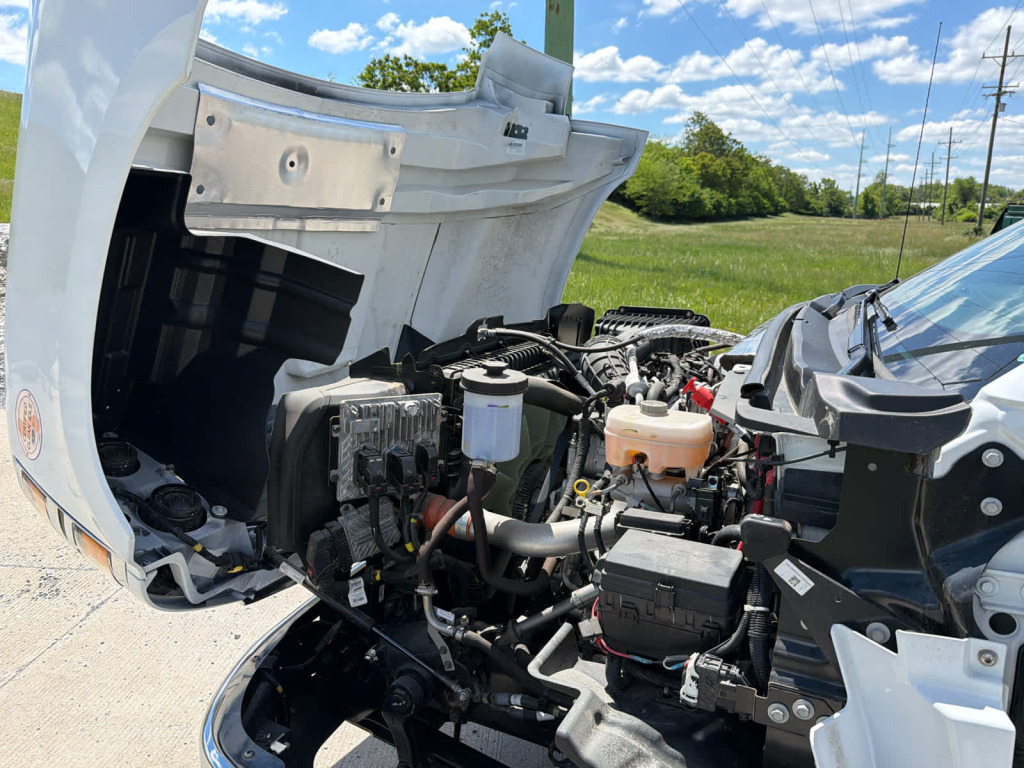 2024 Chevrolet Silverado 6500HD WT