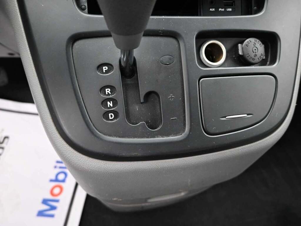 2012 Kia Sedona LX