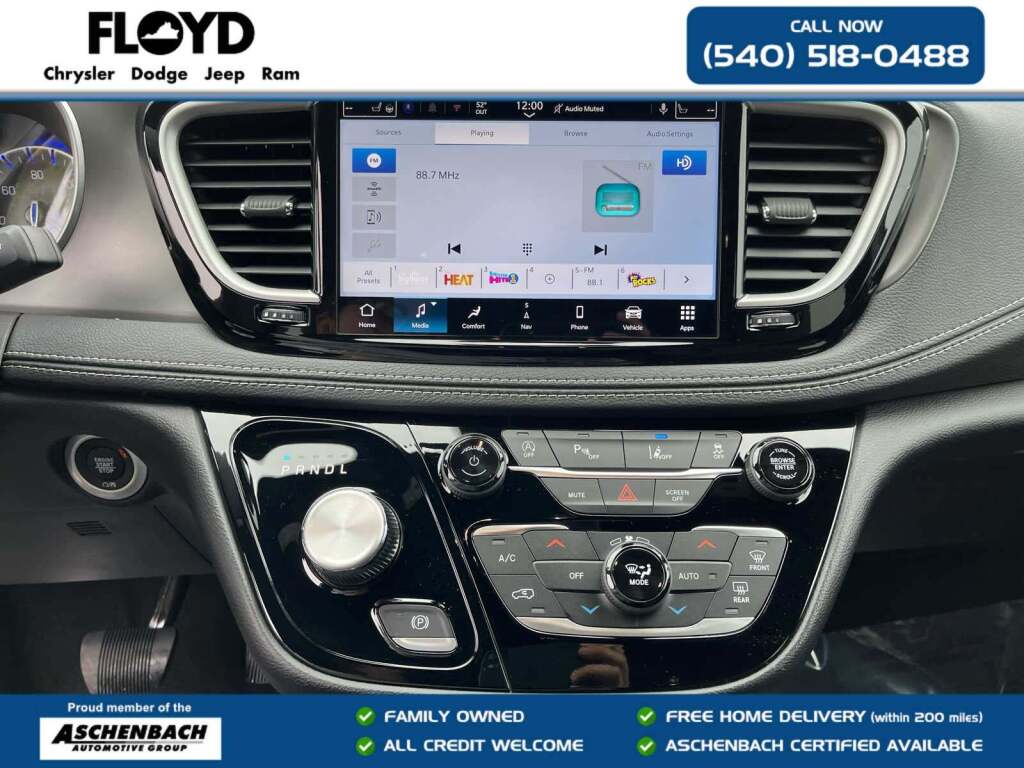 2027 Chrysler Pacifica Select