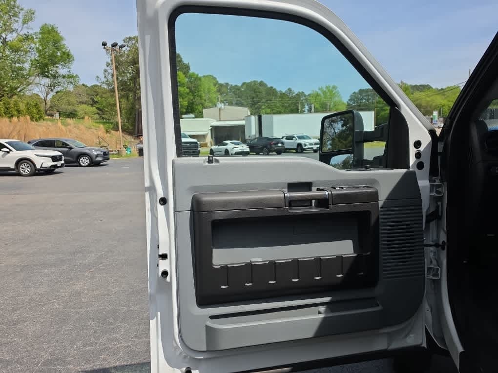 2016 Ford F-550 Chassis XL