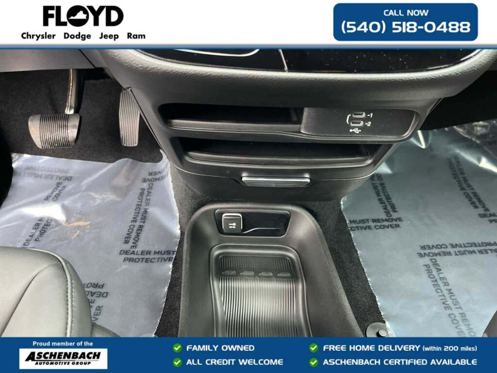 2027 Chrysler Pacifica Select