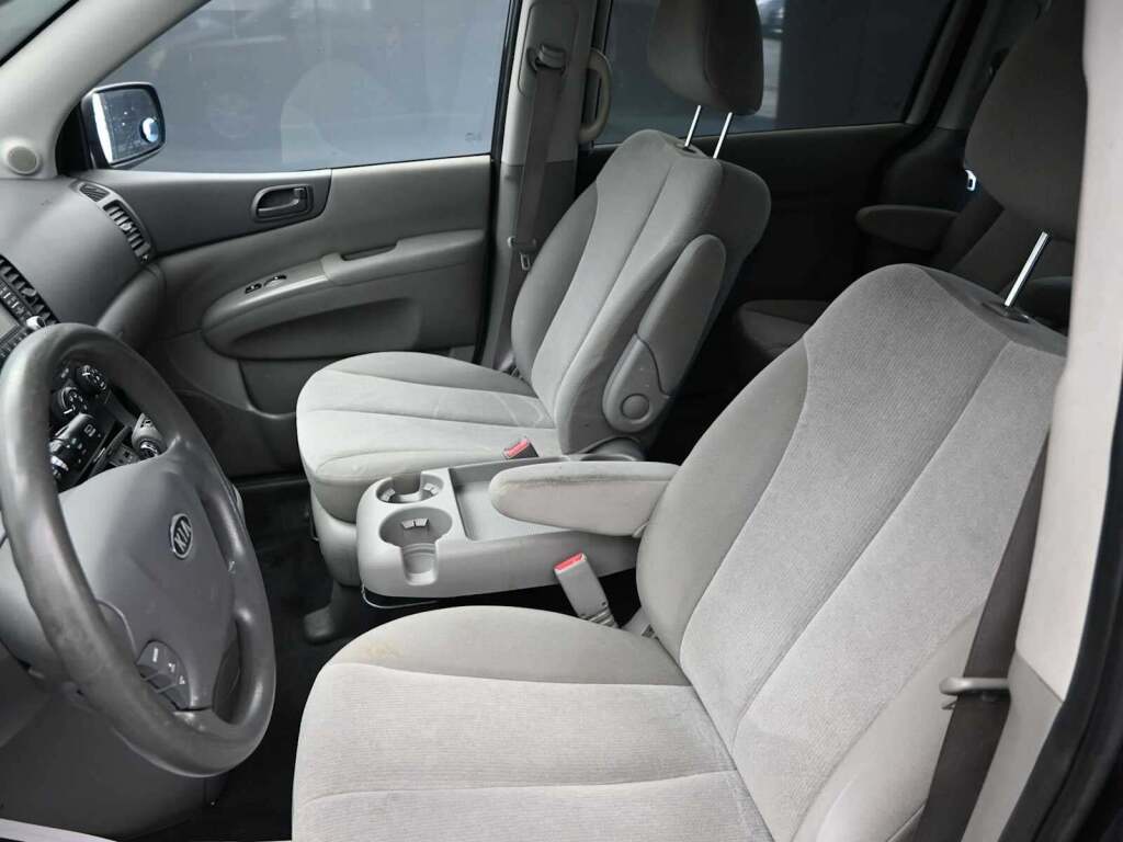 2012 Kia Sedona LX