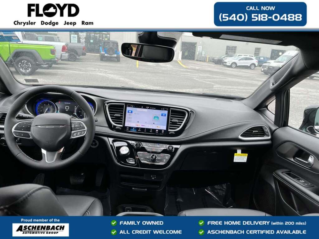 2027 Chrysler Pacifica Select