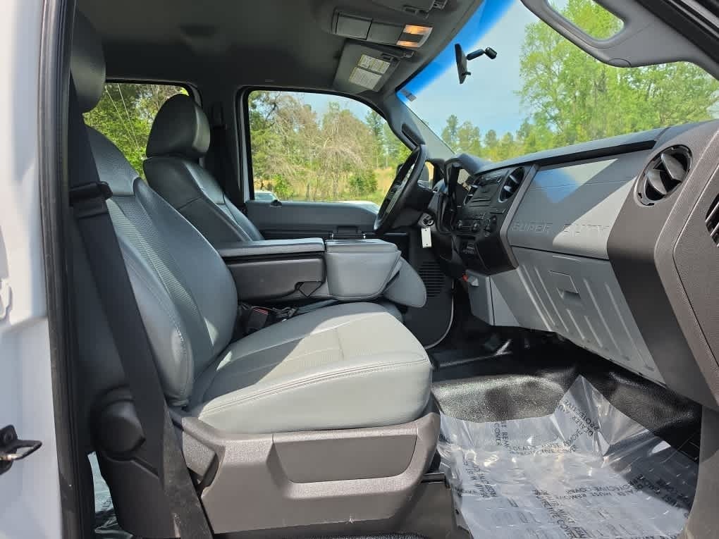 2016 Ford F-550 Chassis XL