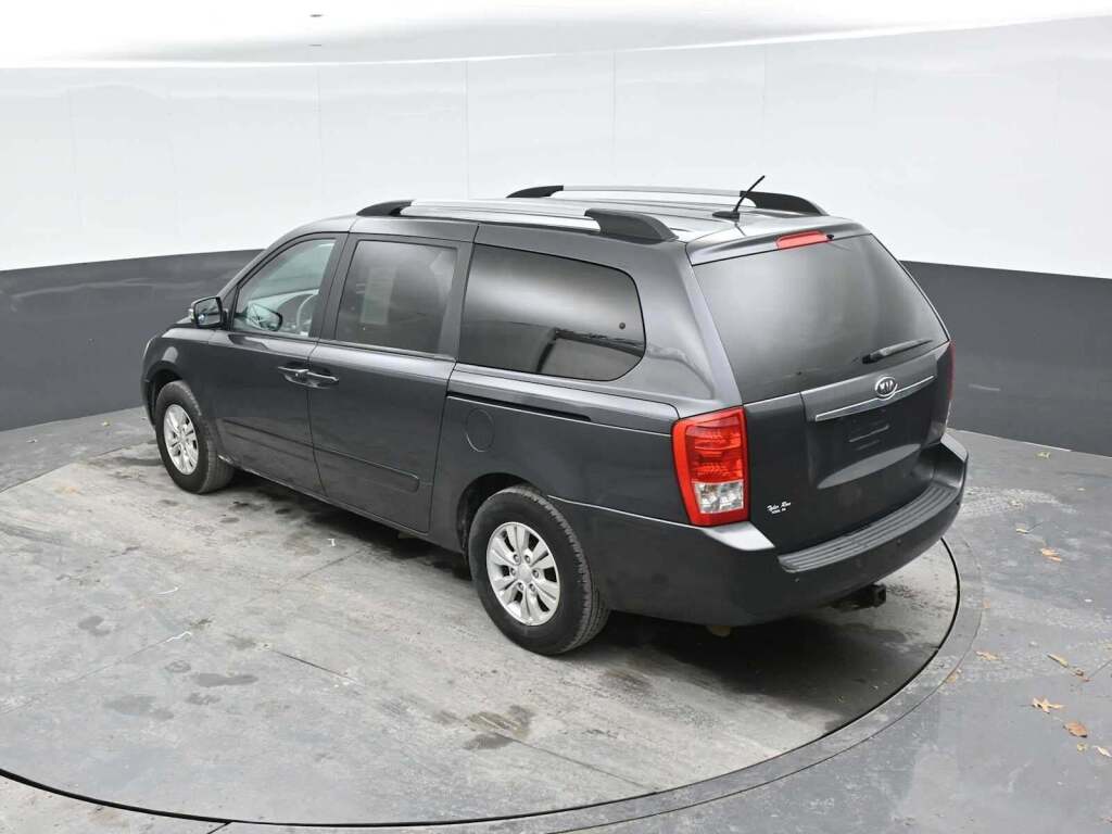 2012 Kia Sedona LX