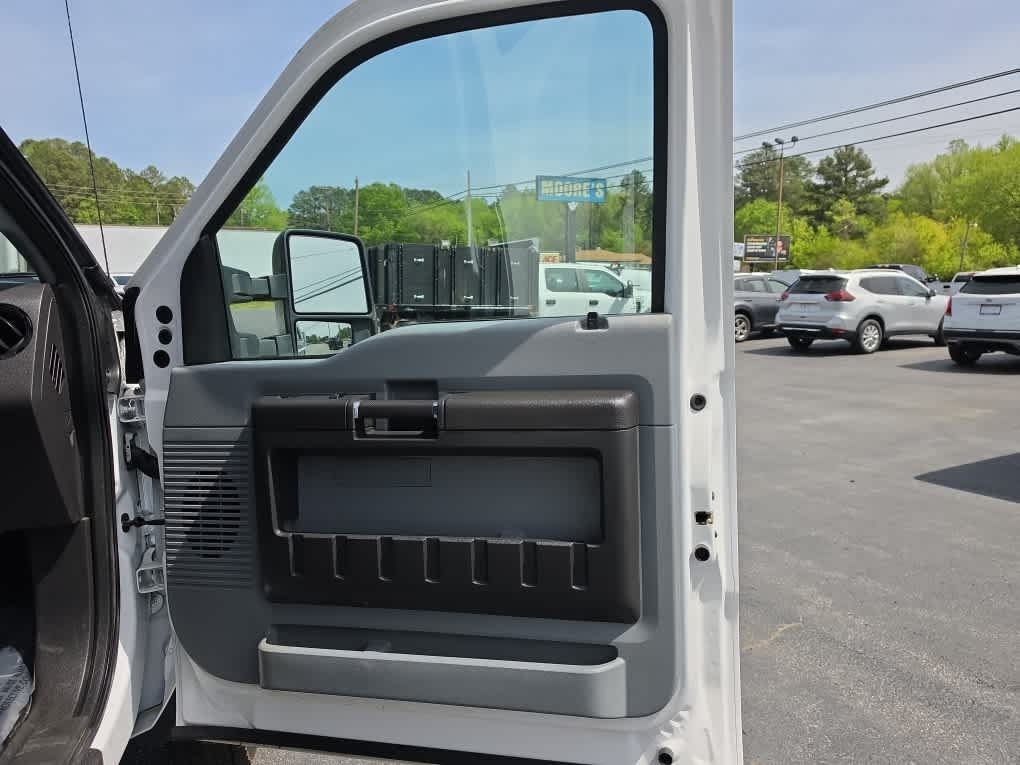 2016 Ford F-550 Chassis XL