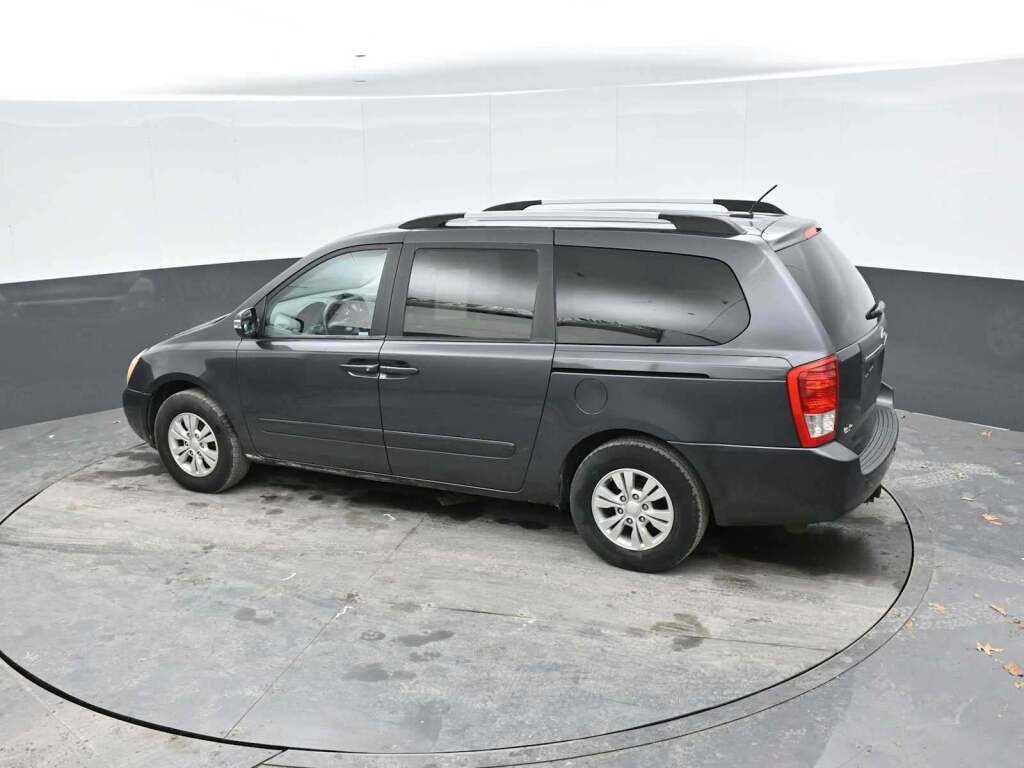 2012 Kia Sedona LX