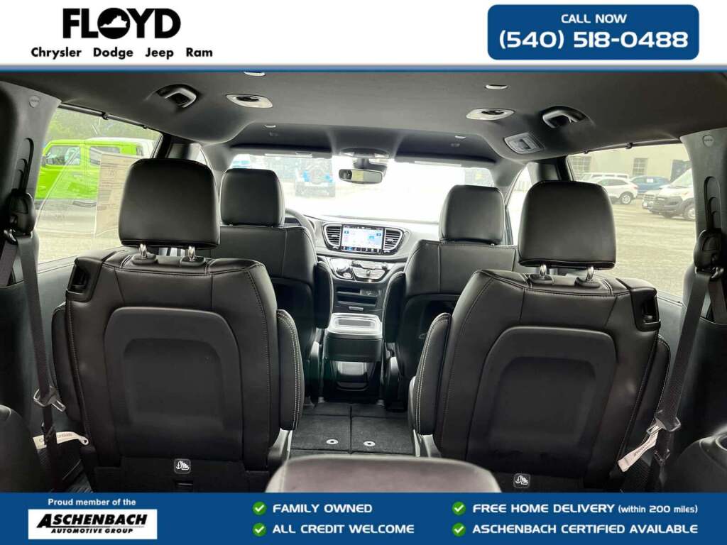 2027 Chrysler Pacifica Select