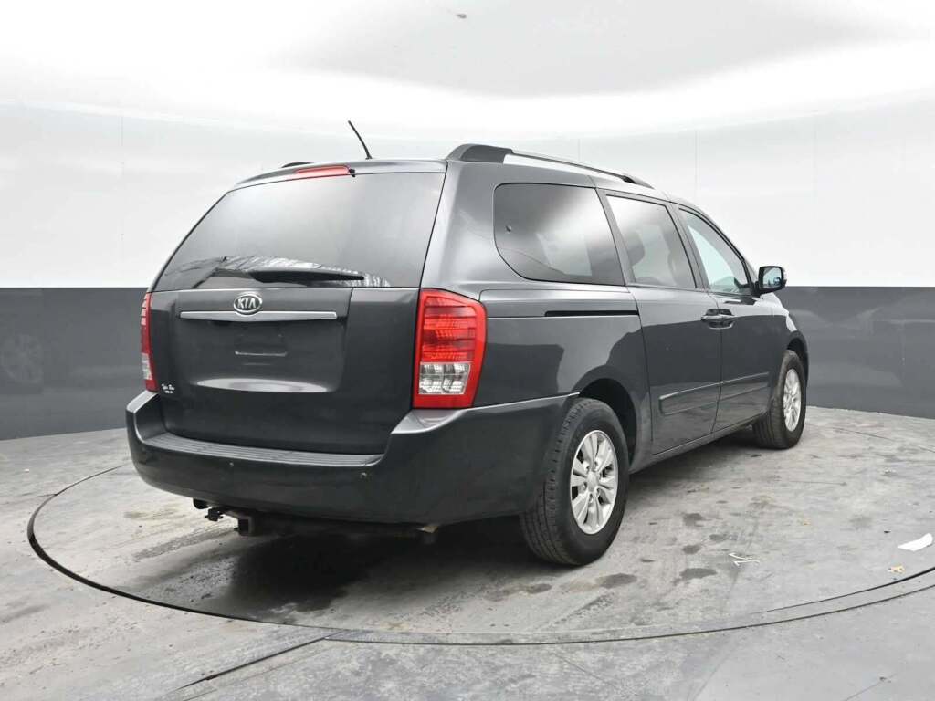 2012 Kia Sedona LX