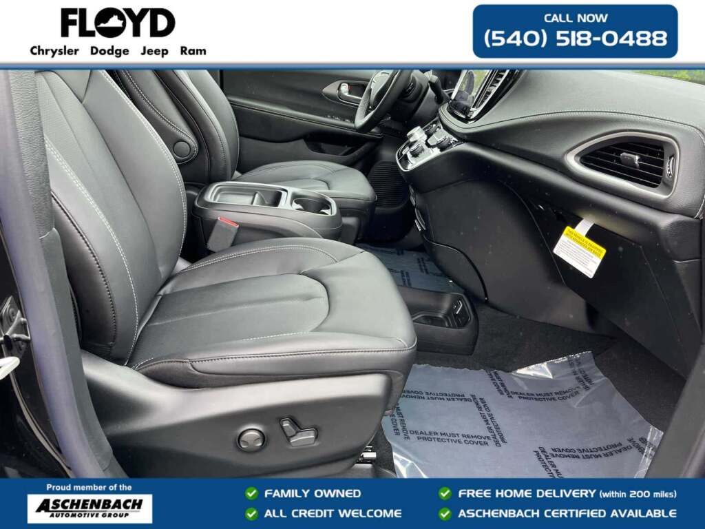 2027 Chrysler Pacifica Select