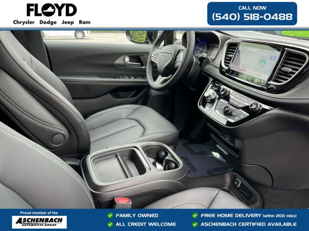 2027 Chrysler Pacifica Select