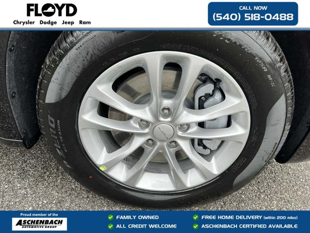 2027 Chrysler Pacifica Select