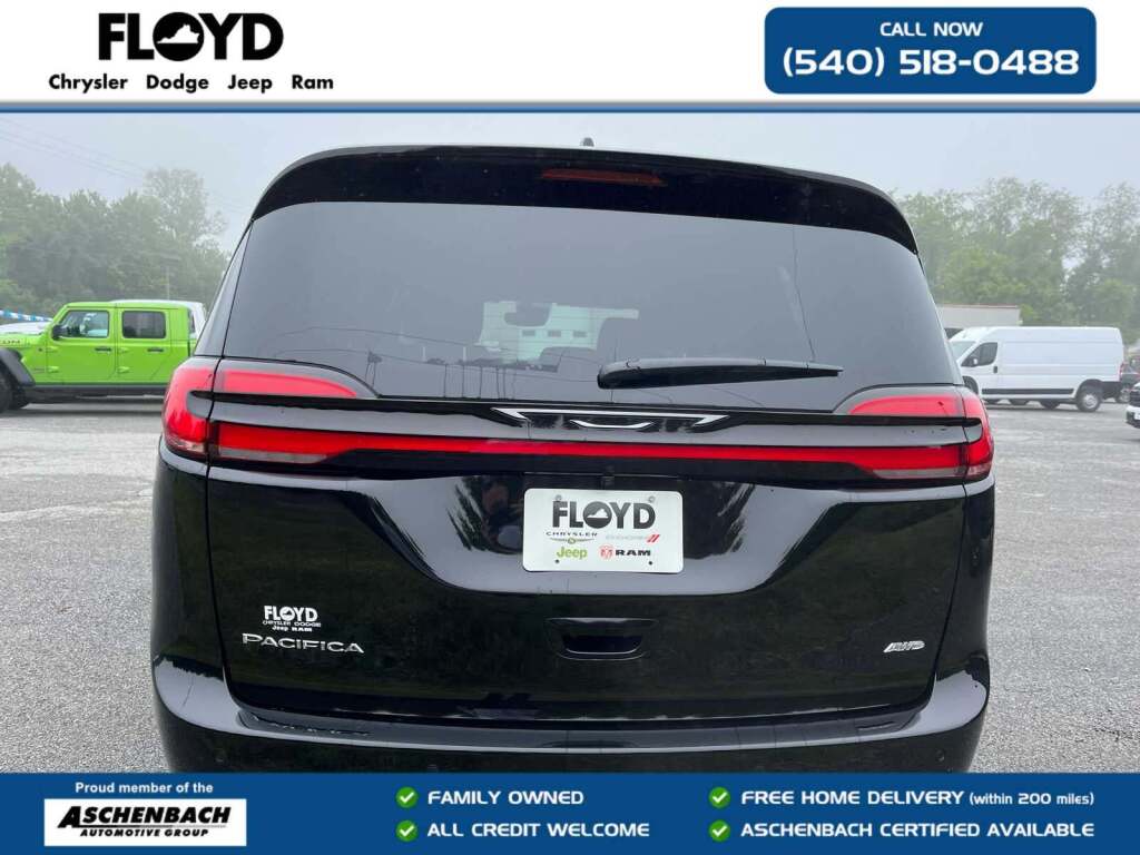 2027 Chrysler Pacifica Select