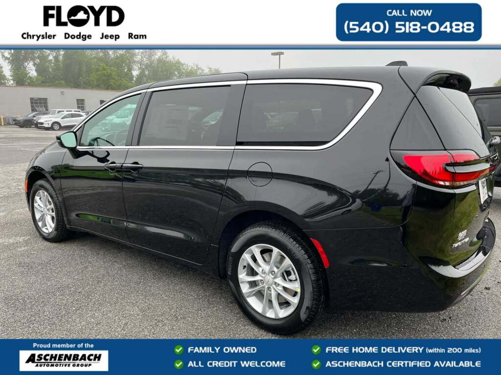 2027 Chrysler Pacifica Select