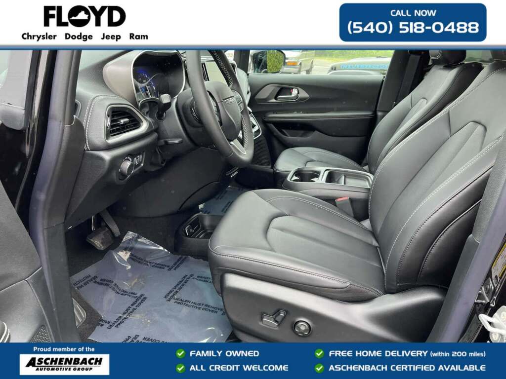 2027 Chrysler Pacifica Select