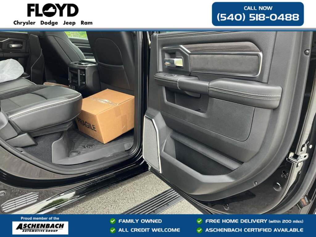 2026 Ram 3500 Laramie Crew Cab 4x4 8' Box