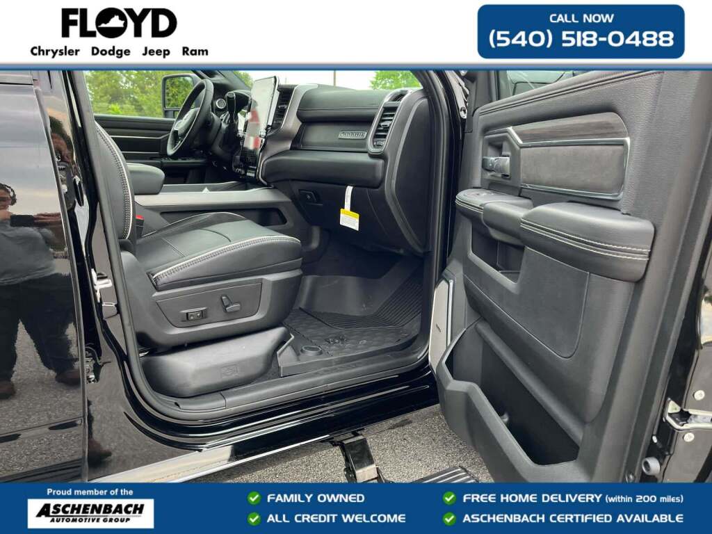 2026 Ram 3500 Laramie Crew Cab 4x4 8' Box