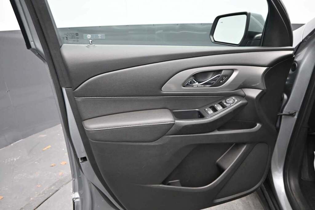 2023 Chevrolet Traverse FWD LT Cloth
