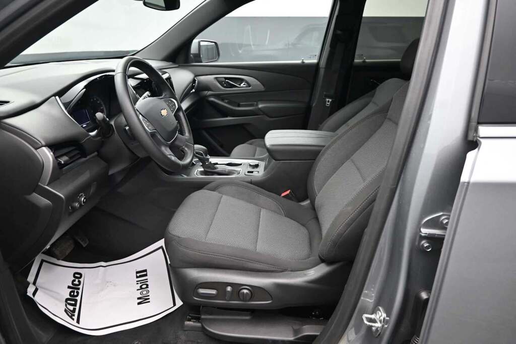 2023 Chevrolet Traverse FWD LT Cloth