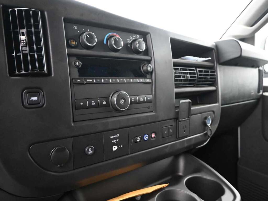 2025 GMC Savana Cargo RWD 2500 Regular Wheelbase Work Van