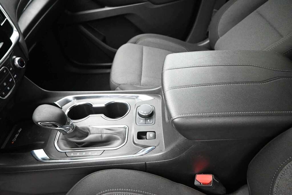 2023 Chevrolet Traverse FWD LT Cloth