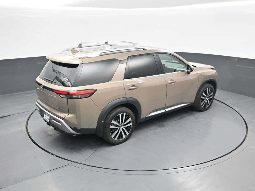 2023 Nissan Pathfinder Platinum 4WD