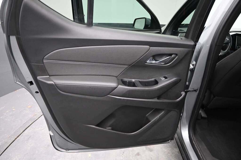 2023 Chevrolet Traverse FWD LT Cloth