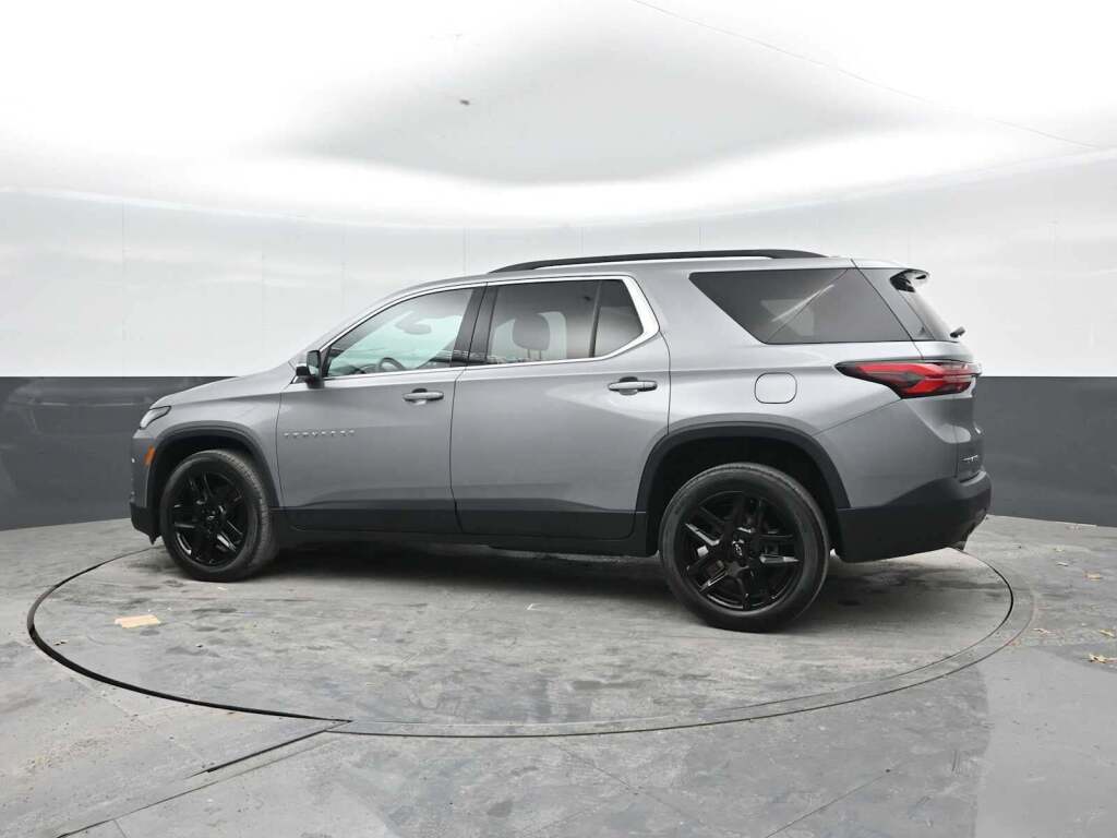 2023 Chevrolet Traverse FWD LT Cloth