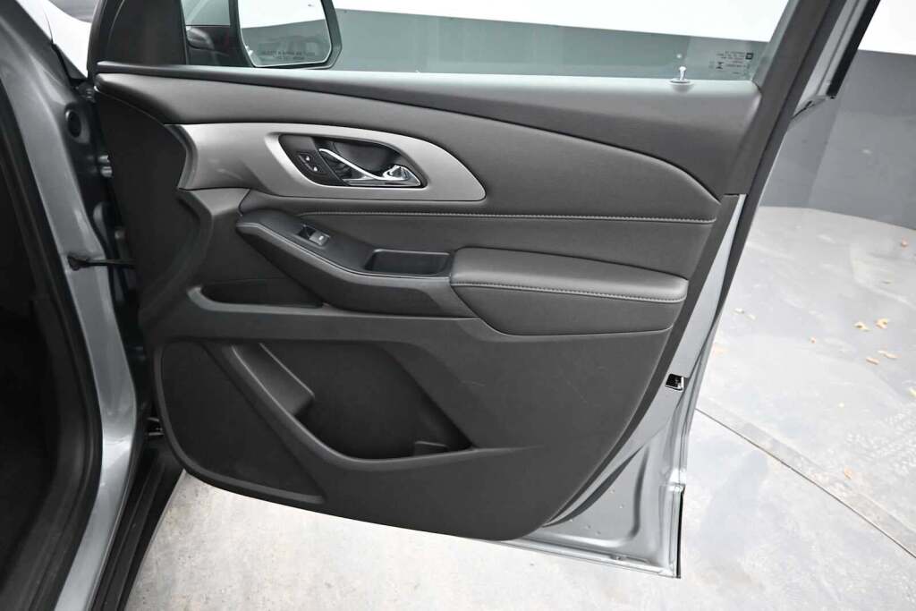 2023 Chevrolet Traverse FWD LT Cloth