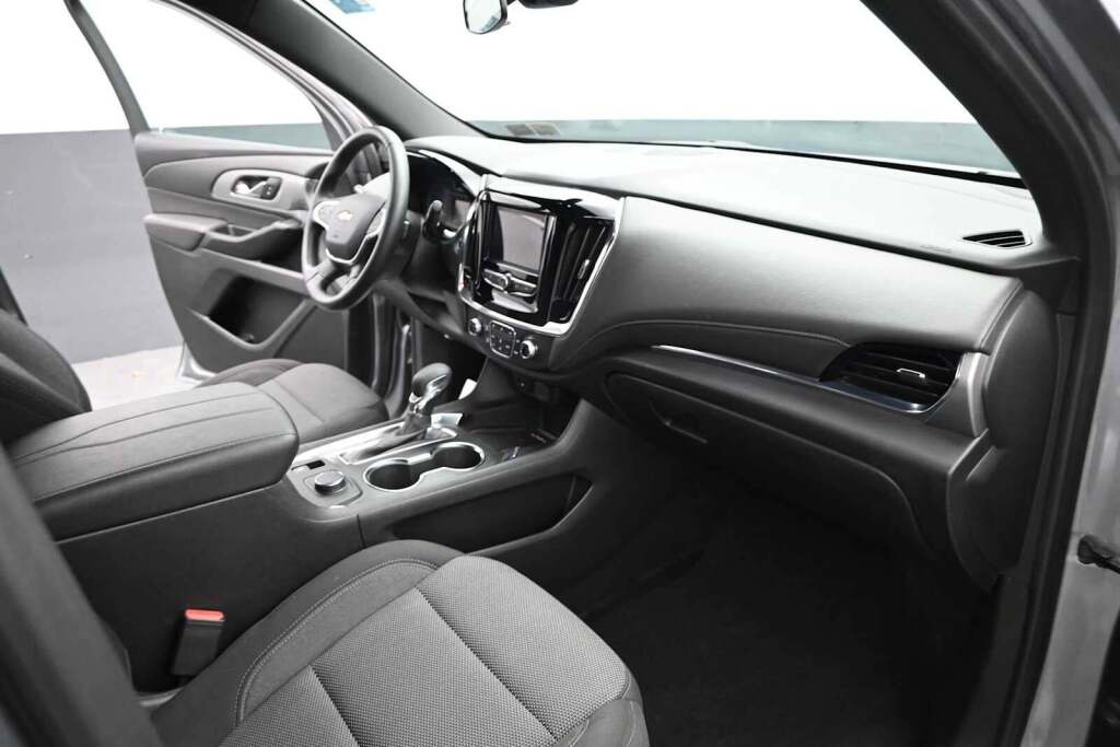 2023 Chevrolet Traverse FWD LT Cloth