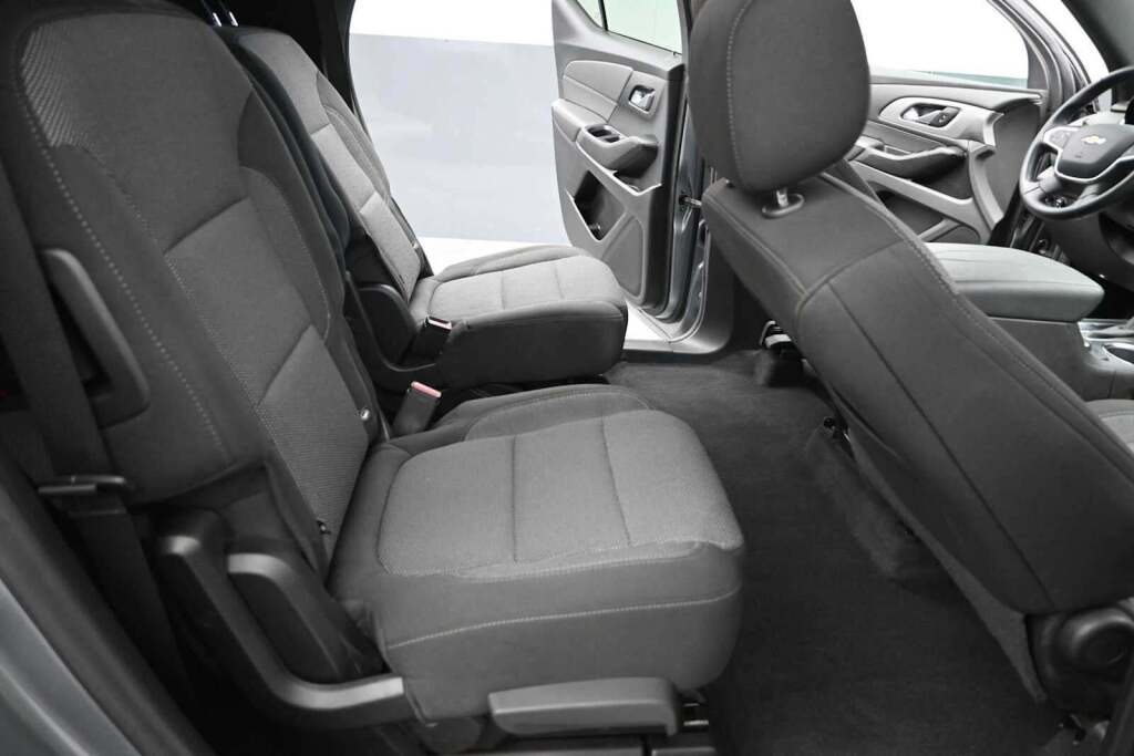 2023 Chevrolet Traverse FWD LT Cloth