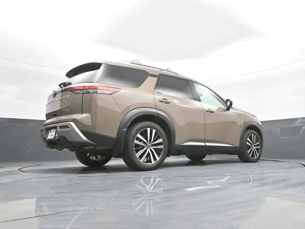 2023 Nissan Pathfinder Platinum 4WD