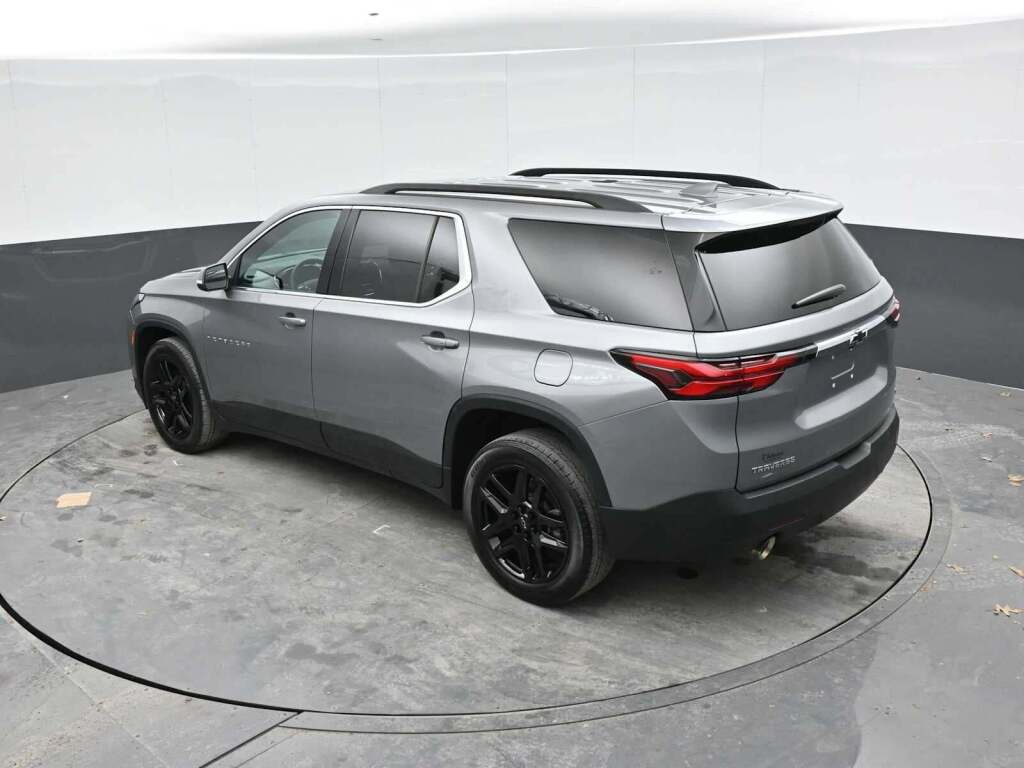 2023 Chevrolet Traverse FWD LT Cloth